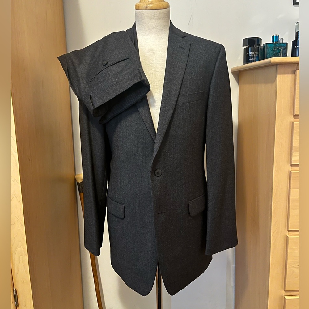 Calvin Klein Gray Flannel Suit 100% Wool 2-Piece 40L